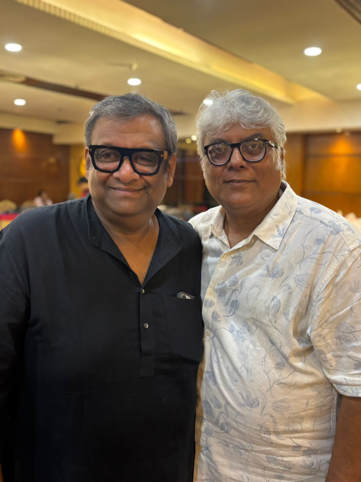 চোখে চোখে: সেই চোখ বলছে, এই গল্পের গভীরে লুকিয়ে আছে আবেগ, সংগ্রাম আর এক অদম্য শক্তির কাহিনি।
